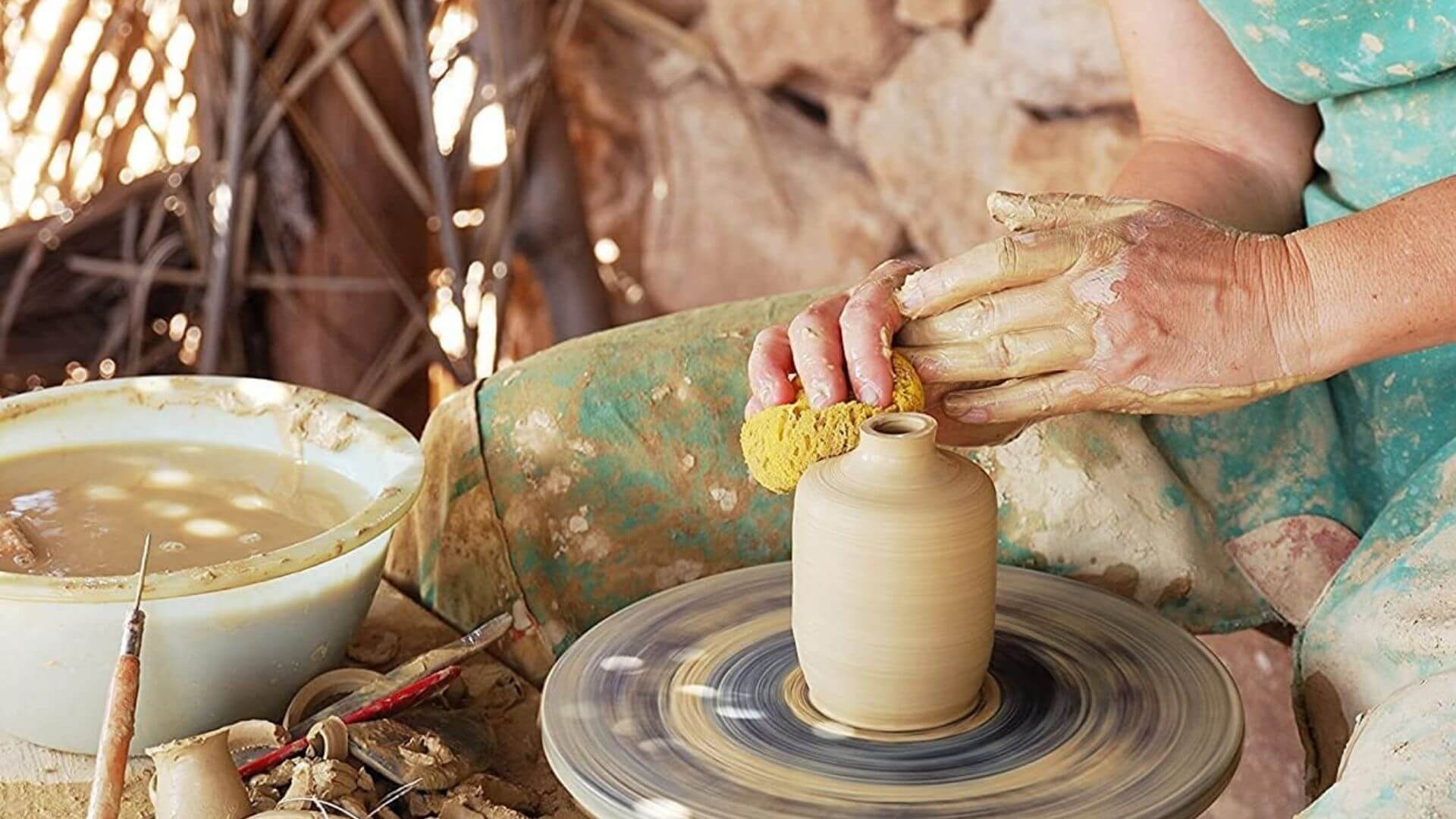 Natural sea sponges for creative professionals